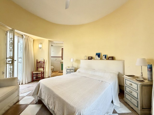 Villa avec 5 Chambres  à San Pedro de Alcántara