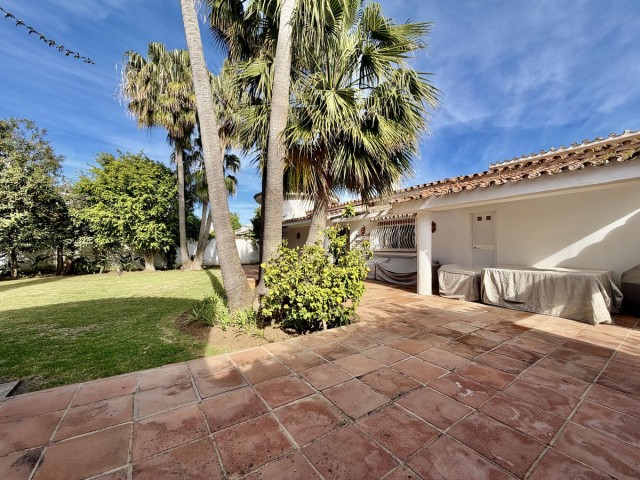 Villa avec 5 Chambres  à San Pedro de Alcántara