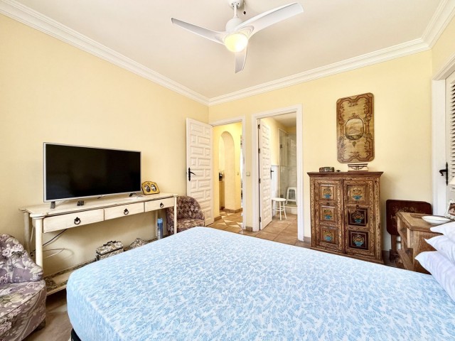 Villa avec 5 Chambres  à San Pedro de Alcántara