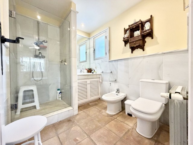 Villa avec 5 Chambres  à San Pedro de Alcántara