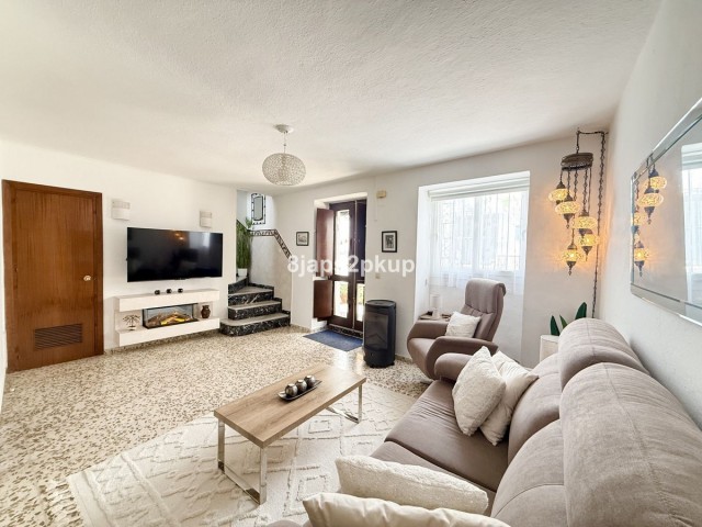 Maison mitoyenne avec 2 Chambres  à Estepona