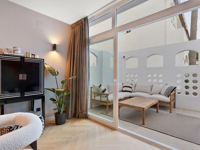 4 Bedrooms Townhouse in Guadalmina Baja