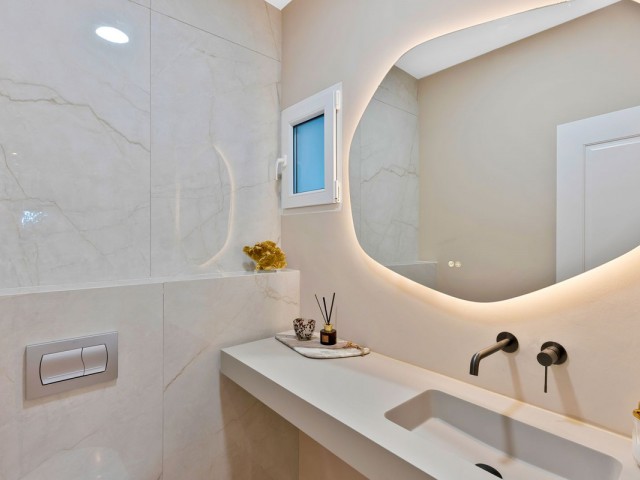 4 Bedrooms Townhouse in Guadalmina Baja