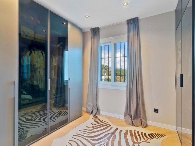 4 Bedrooms Townhouse in Guadalmina Baja