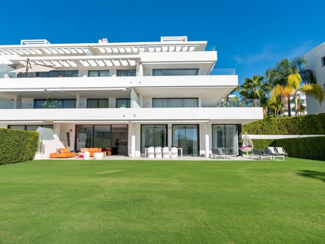 Appartement avec 3 Chambres  à Estepona