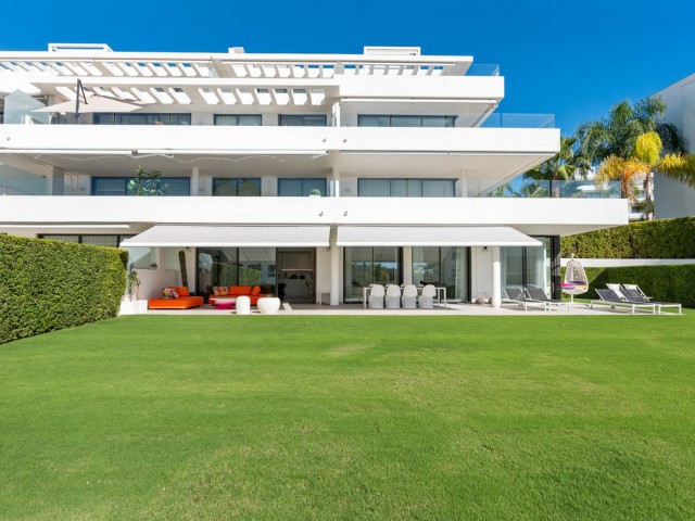 Appartement avec 3 Chambres  à Estepona