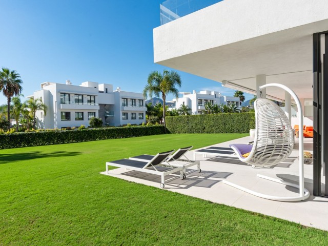 Appartement avec 3 Chambres  à Estepona