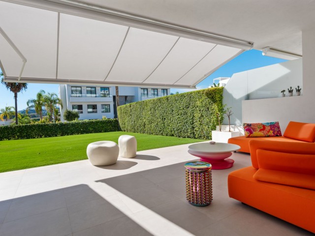 Appartement avec 3 Chambres  à Estepona