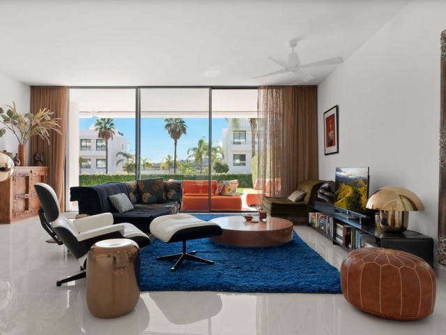 Appartement avec 3 Chambres  à Estepona