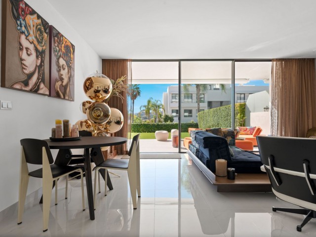 Appartement avec 3 Chambres  à Estepona