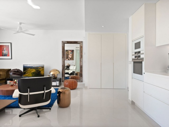 Appartement avec 3 Chambres  à Estepona