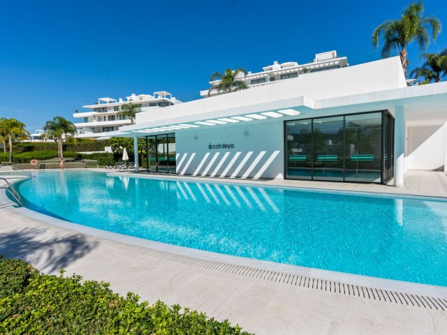 Appartement avec 3 Chambres  à Estepona