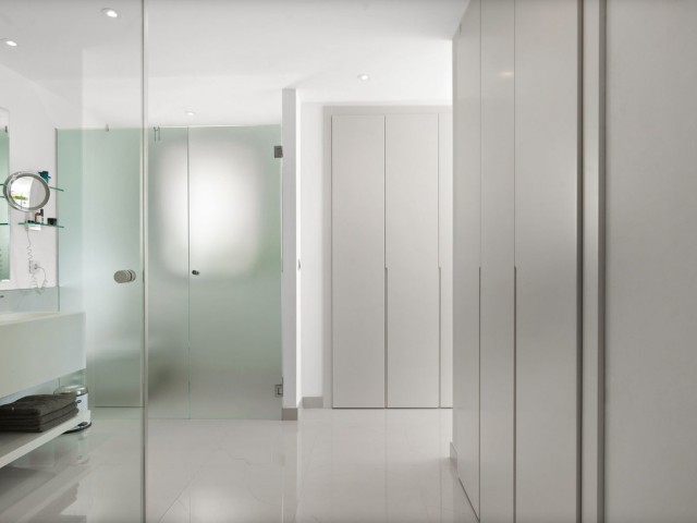 Appartement avec 3 Chambres  à Estepona