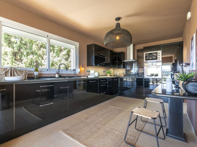 6 Makuuhuoneen Huvila Mijas