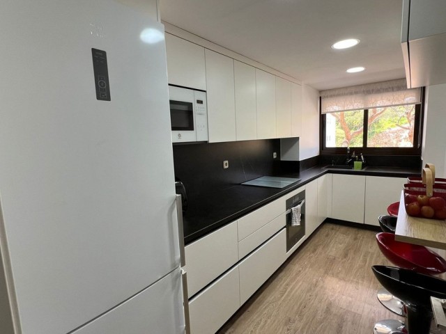 3 Sovrums Lägenhet i Estepona