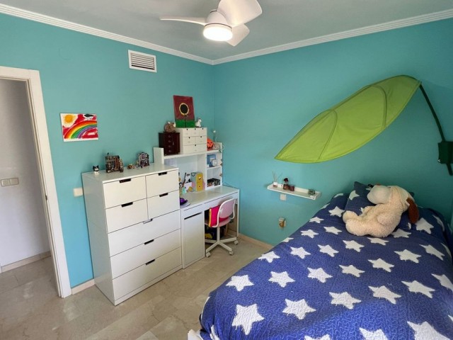 3 Sovrums Lägenhet i Estepona