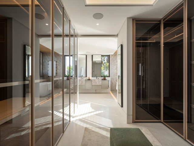 5 Bedrooms Villa in The Golden Mile
