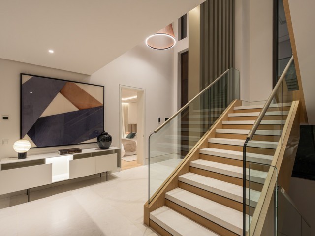 5 Bedrooms Villa in The Golden Mile