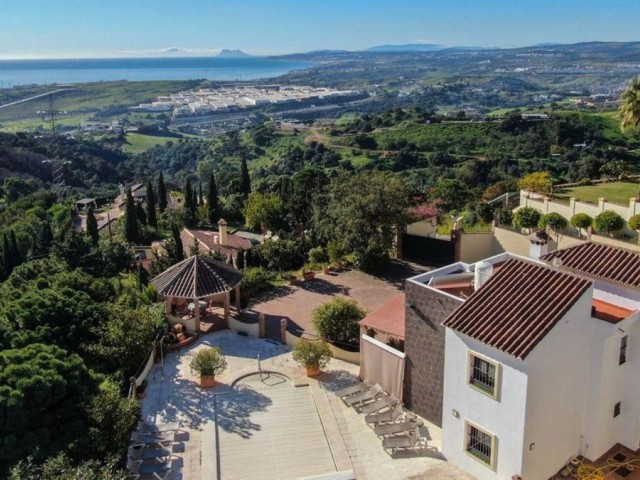 6 Schlafzimmer Villa in Estepona