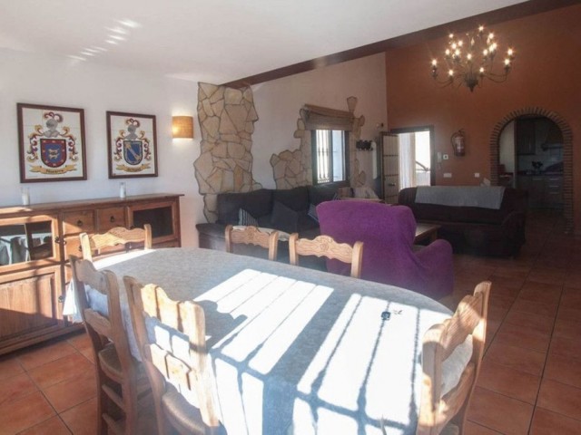6 Schlafzimmer Villa in Estepona