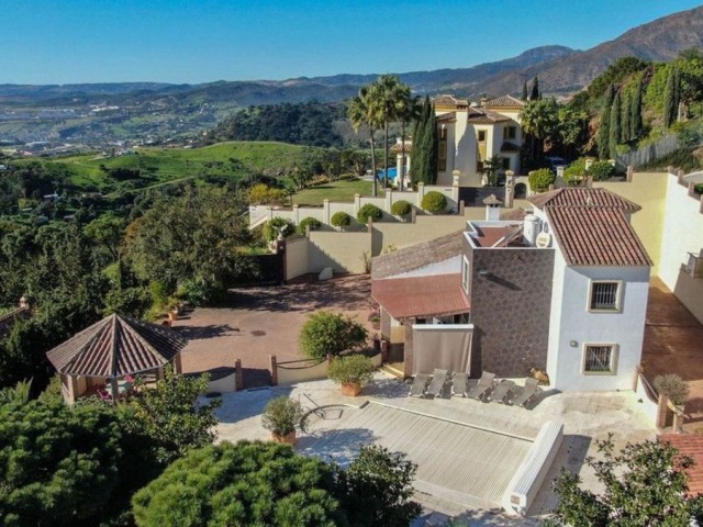 6 Schlafzimmer Villa in Estepona