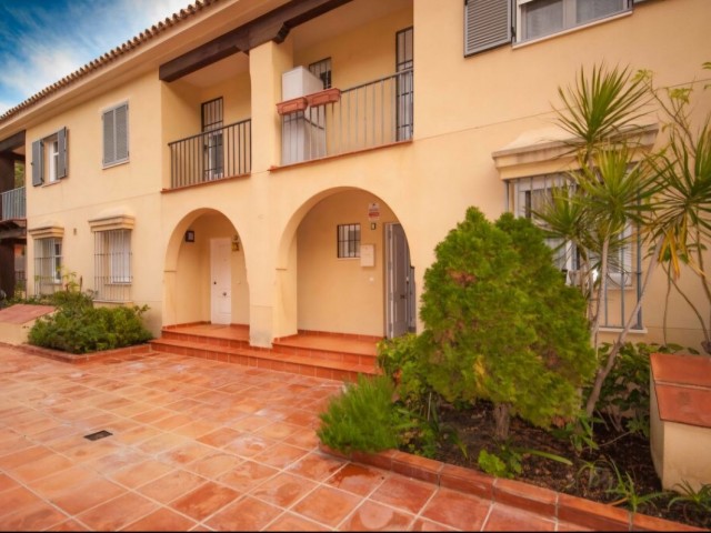 Maison mitoyenne avec 4 Chambres  à San Pedro de Alcántara