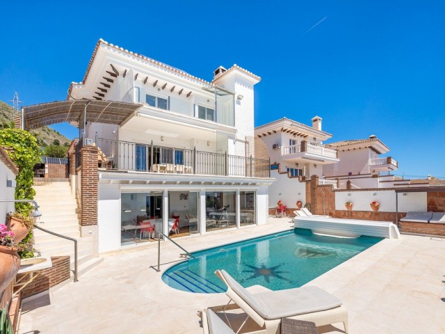 5 Makuuhuoneen Huvila La Capellania