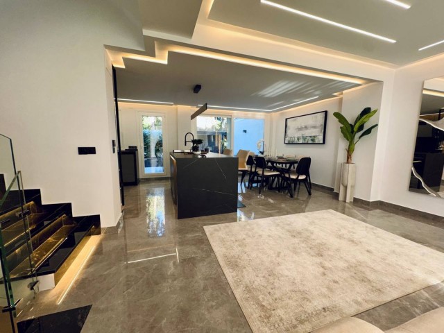 3 Slaapkamer Rijtjeshuis in Marbella