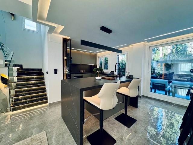 3 Slaapkamer Rijtjeshuis in Marbella