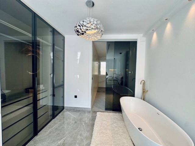 3 Slaapkamer Rijtjeshuis in Marbella