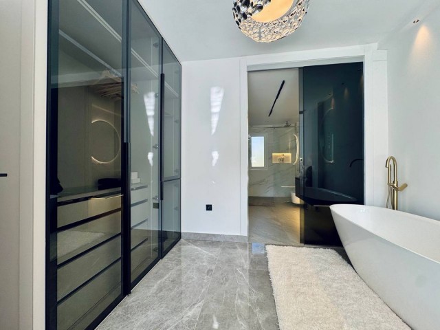 3 Slaapkamer Rijtjeshuis in Marbella