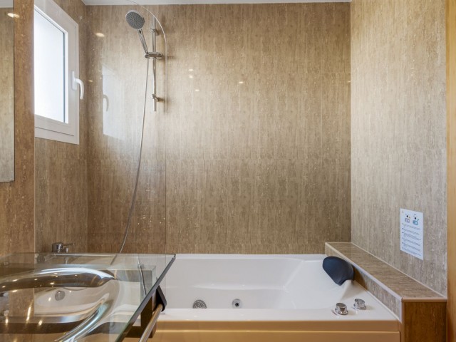 2 Makuuhuoneen Huoneisto Estepona