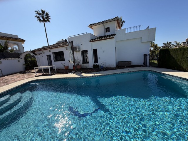 3 Schlafzimmer Villa in Estepona