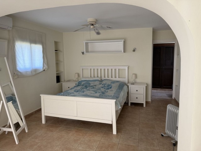 3 Schlafzimmer Villa in Estepona