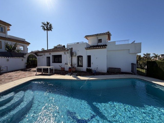 3 Schlafzimmer Villa in Estepona