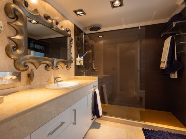 Appartement avec 4 Chambres  à Marbella