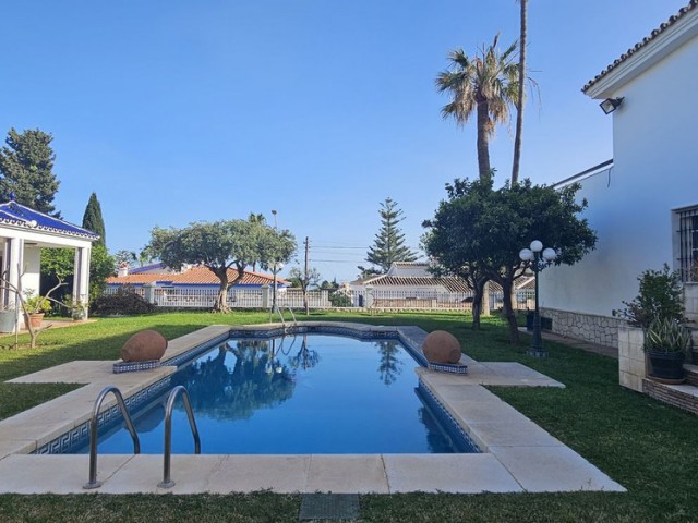 6 Bedrooms Villa in Benalmadena Costa