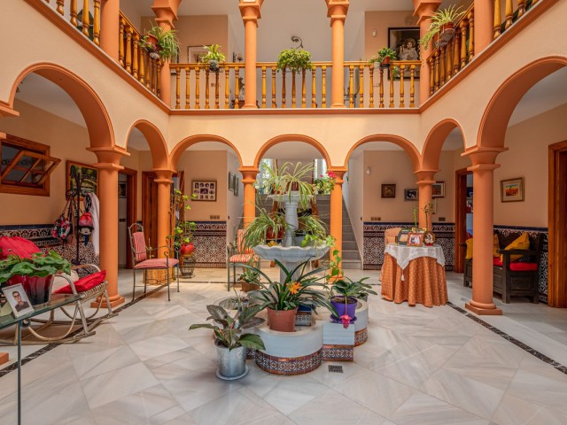 6 Bedrooms Villa in Benalmadena Costa