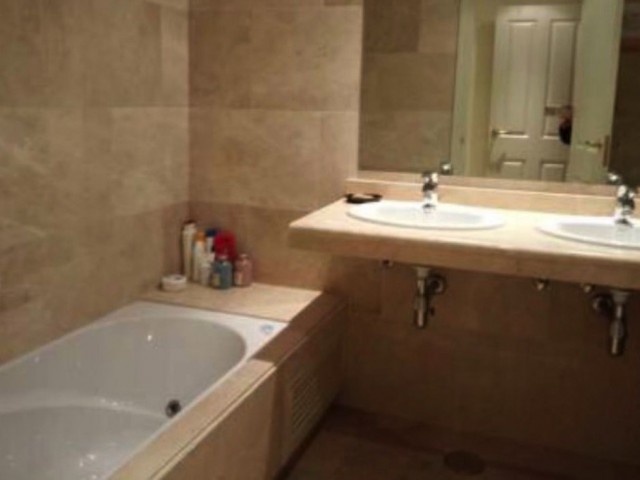 2 Schlafzimmer Apartment in Estepona