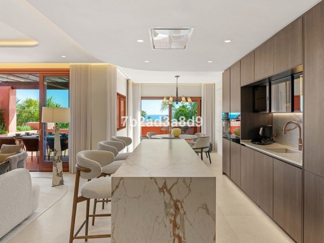 Kattohuoneisto New Golden Mile