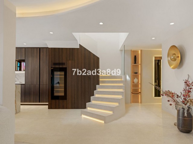 Kattohuoneisto New Golden Mile