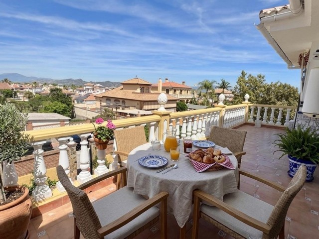 5 Makuuhuoneen Huvila Alhaurín de la Torre