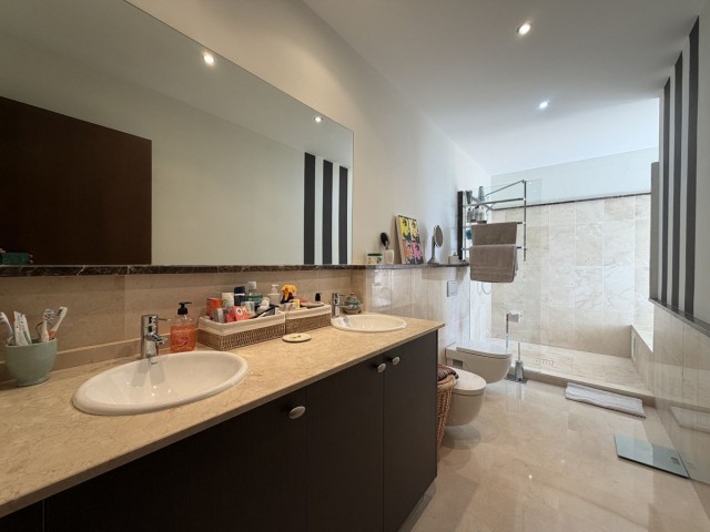 4 Makuuhuoneen Huvila Benahavís