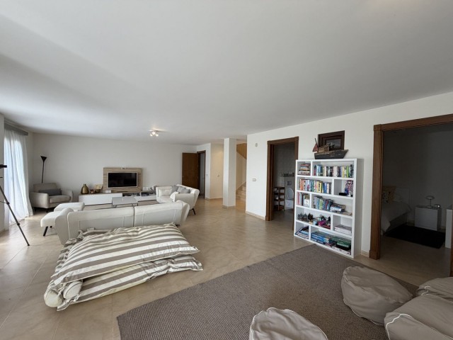 4 Makuuhuoneen Huvila Benahavís