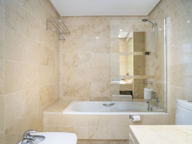 2 Makuuhuoneen Huoneisto Puerto Banús