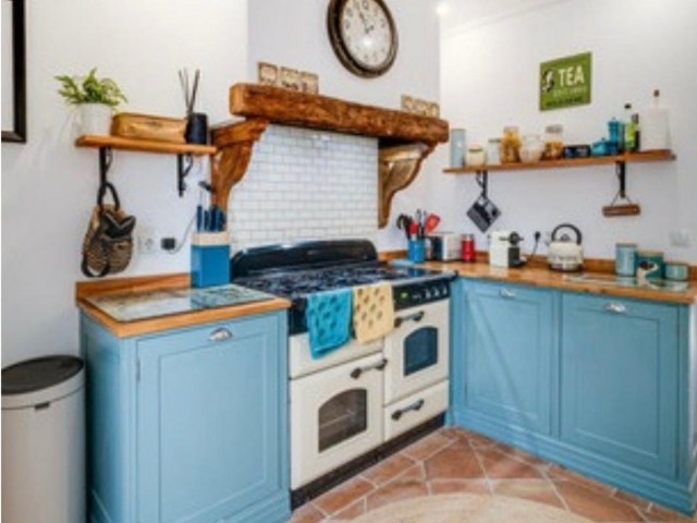 Maison mitoyenne avec 4 Chambres  à Estepona