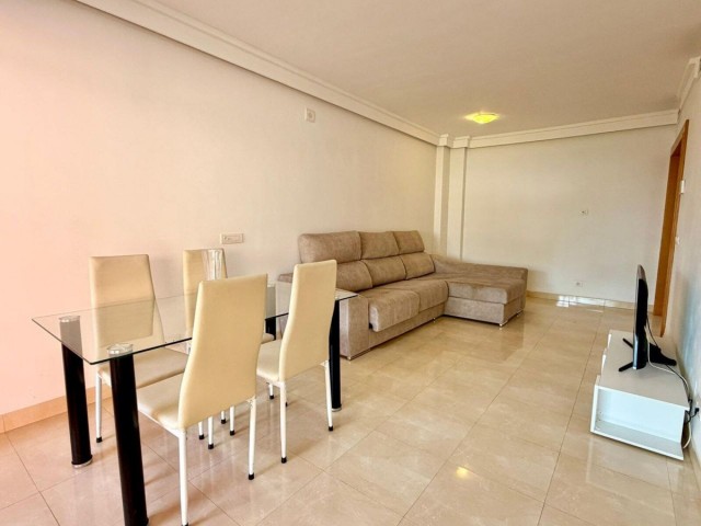 Apartamento con 2 Dormitorios  en Estepona
