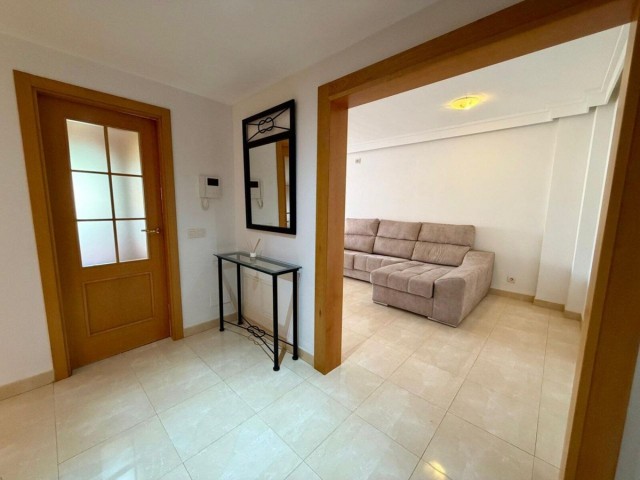 Apartamento con 2 Dormitorios  en Estepona