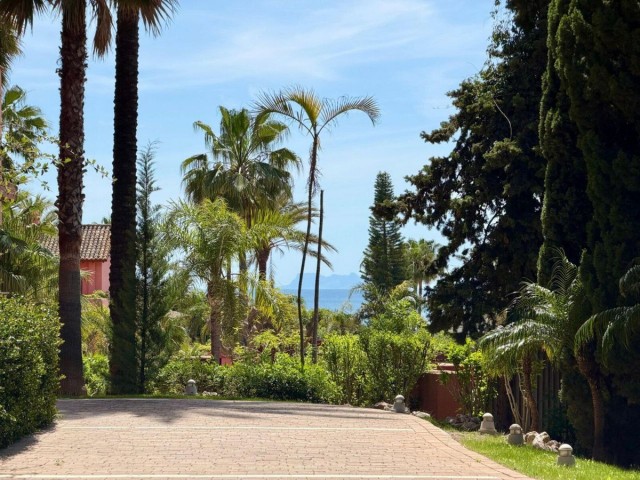 Apartamento con 2 Dormitorios  en Estepona