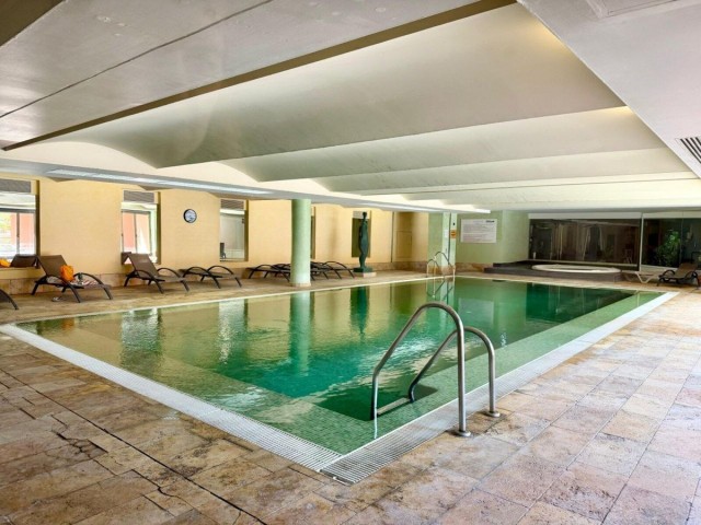 Apartamento con 2 Dormitorios  en Estepona